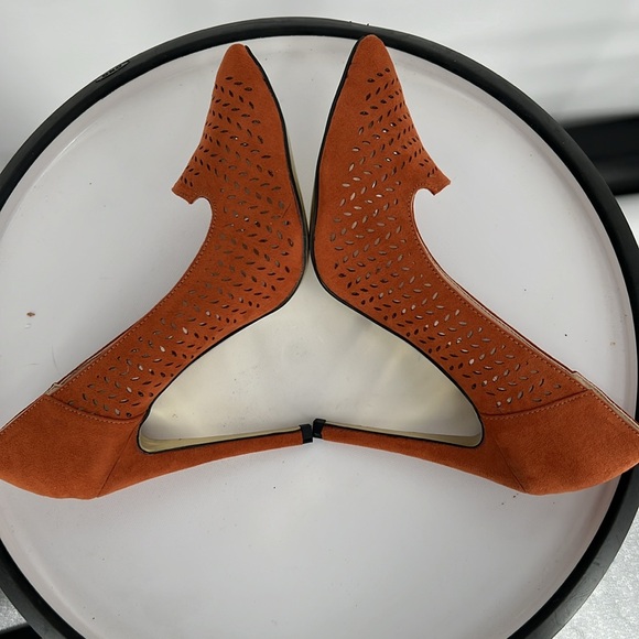 MACHI VEGAN SUEDE HEELS - Picture 7 of 16